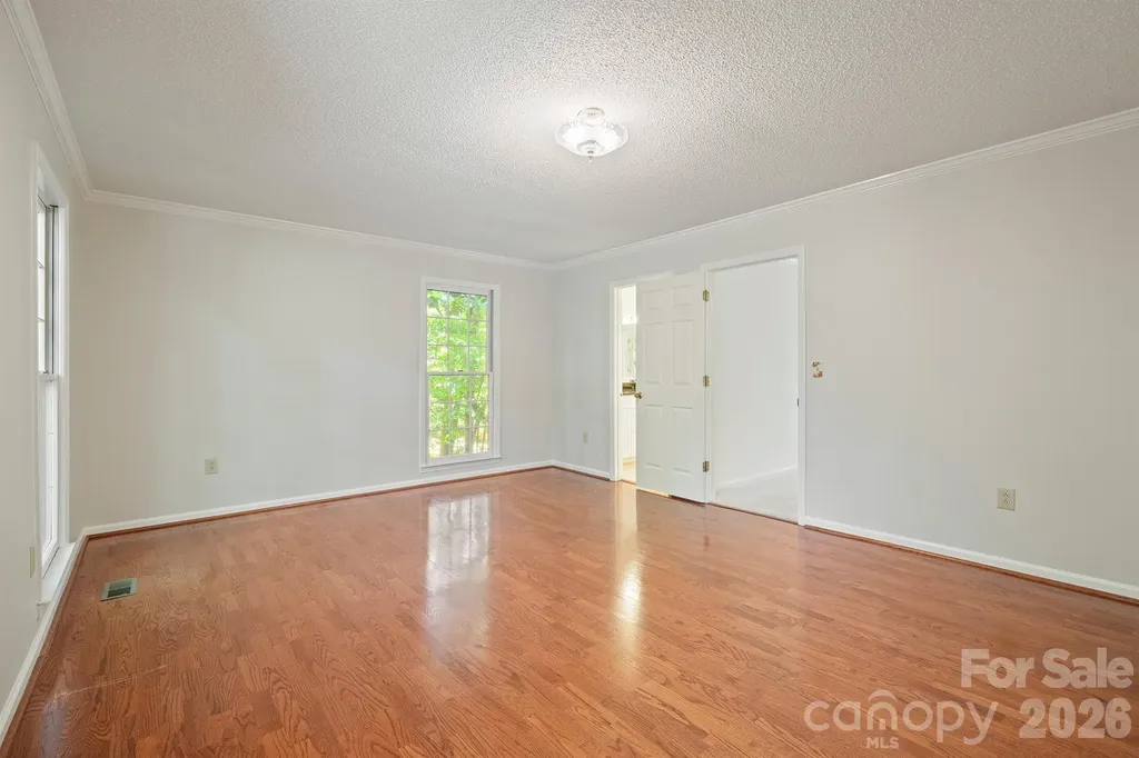 2150 9th Street NW Hickory NC 28601