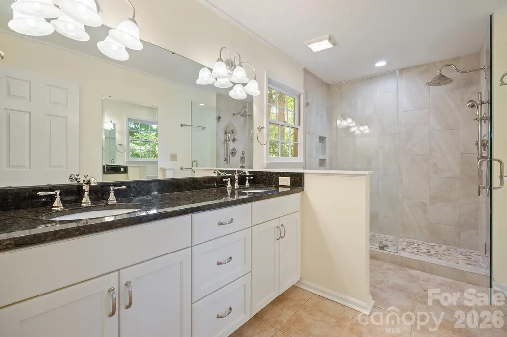 2150 9th Street NW Hickory NC 28601
