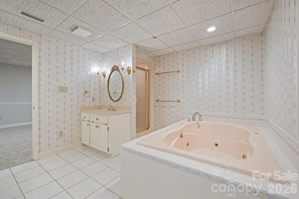 2150 9th Street NW Hickory NC 28601