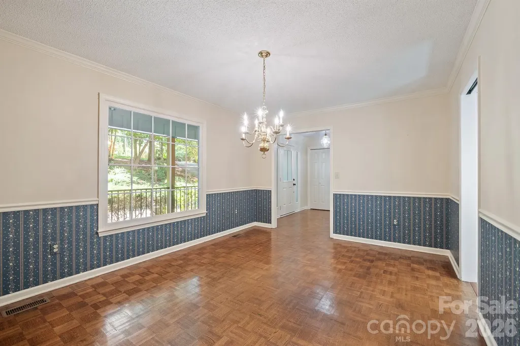 2150 9th Street NW Hickory NC 28601