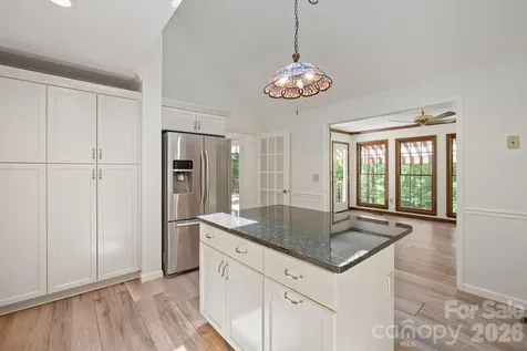 2150 9th Street NW Hickory NC 28601