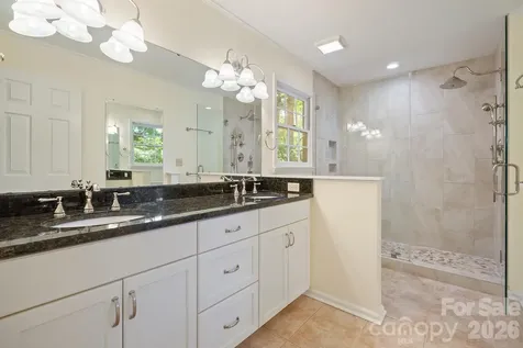 2150 9th Street NW Hickory NC 28601