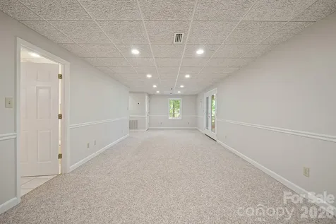 2150 9th Street NW Hickory NC 28601