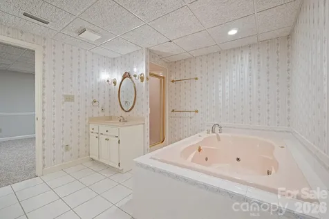 2150 9th Street NW Hickory NC 28601