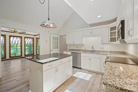 2150 9th Street NW Hickory NC 28601