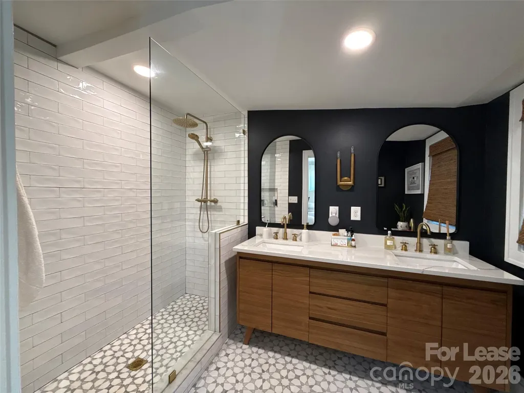2016 Lombardy Circle Charlotte NC 28203