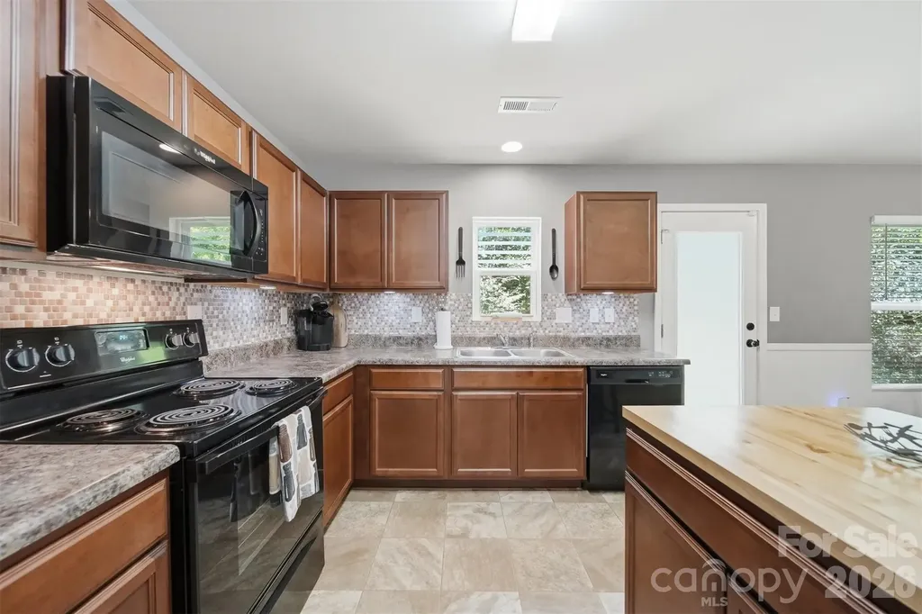 3938 Hemingway Drive NW Hickory NC 28601
