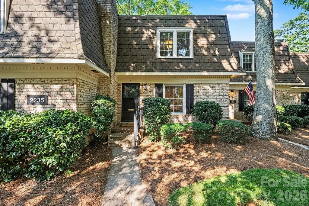 2235 Rexford Road Charlotte NC 28211