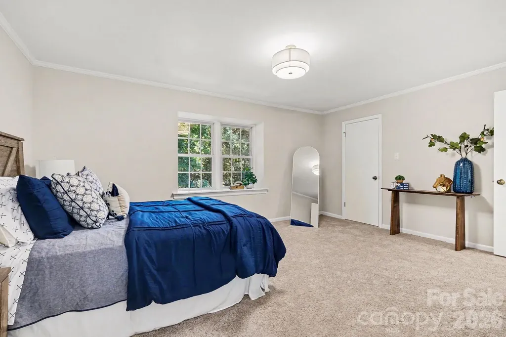 2235 Rexford Road Charlotte NC 28211