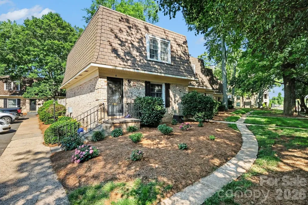 2235 Rexford Road Charlotte NC 28211