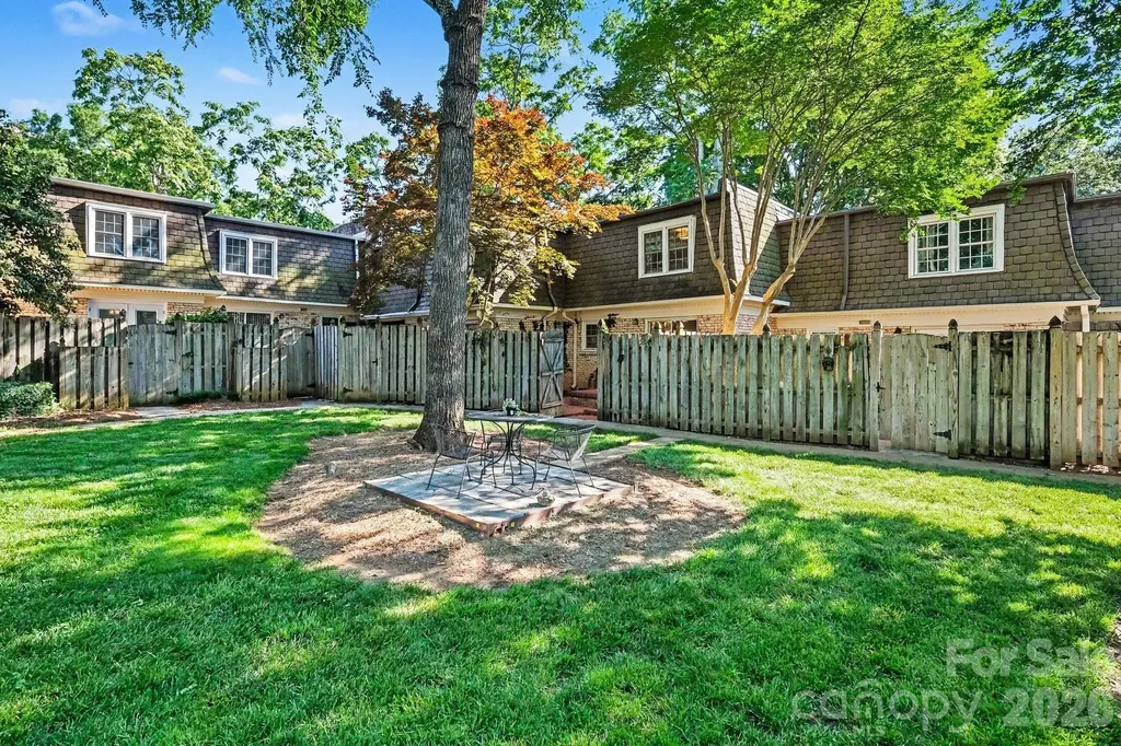 2235 Rexford Road Charlotte NC 28211
