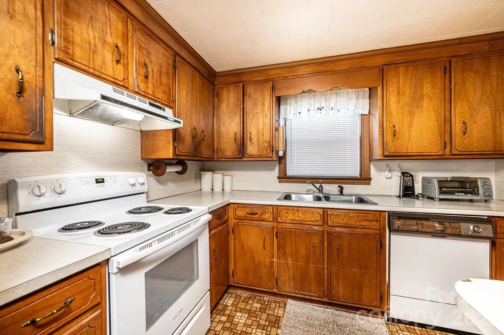 452 Swanson Drive SW Lenoir NC 28645