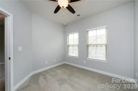 1736 Town Oak Lane Charlotte NC 28205