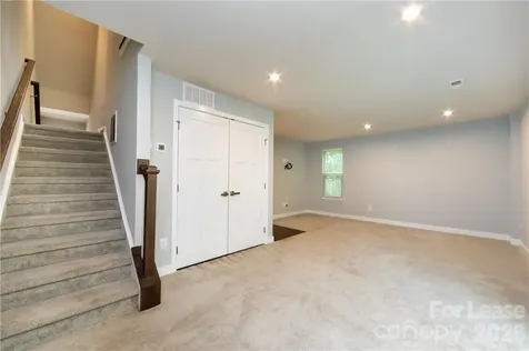 1736 Town Oak Lane Charlotte NC 28205