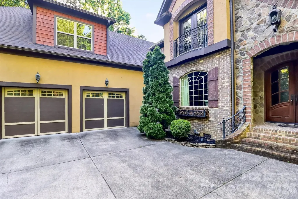 6031 Greystone Drive Matthews NC 28104