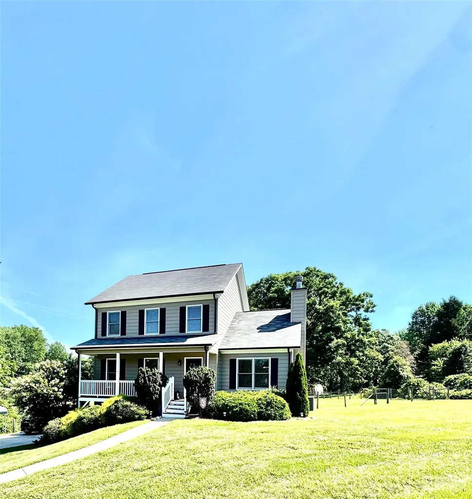 1688 Buffett Circle Hickory NC 28602