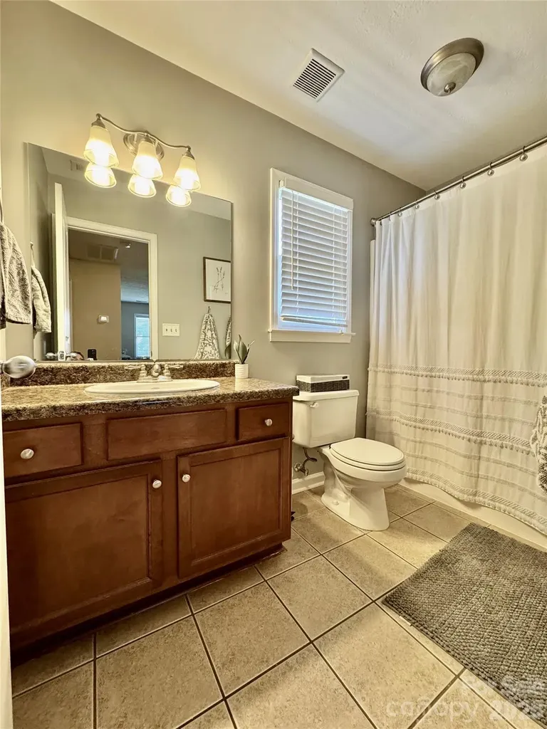 1688 Buffett Circle Hickory NC 28602