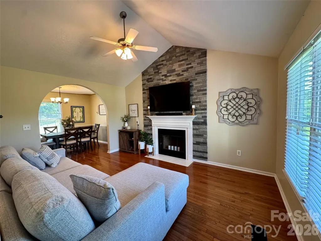 1688 Buffett Circle Hickory NC 28602
