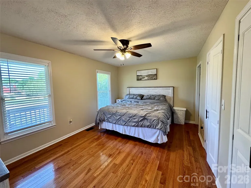 1688 Buffett Circle Hickory NC 28602