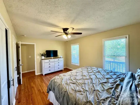 1688 Buffett Circle Hickory NC 28602