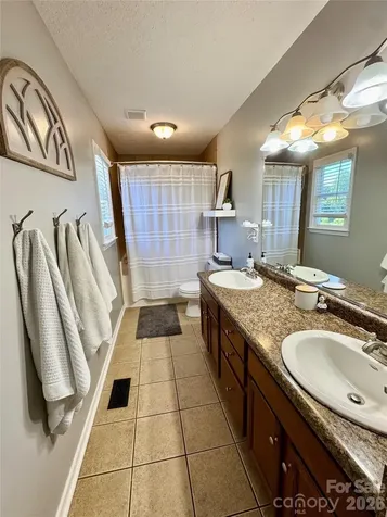 1688 Buffett Circle Hickory NC 28602
