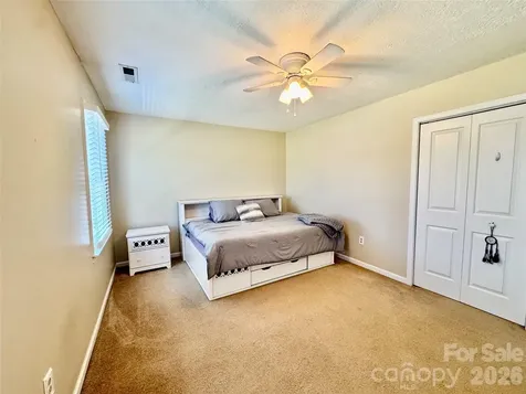 1688 Buffett Circle Hickory NC 28602
