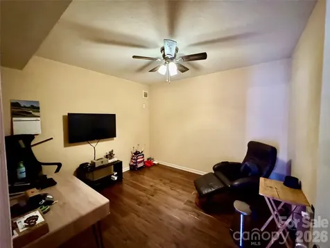 1688 Buffett Circle Hickory NC 28602