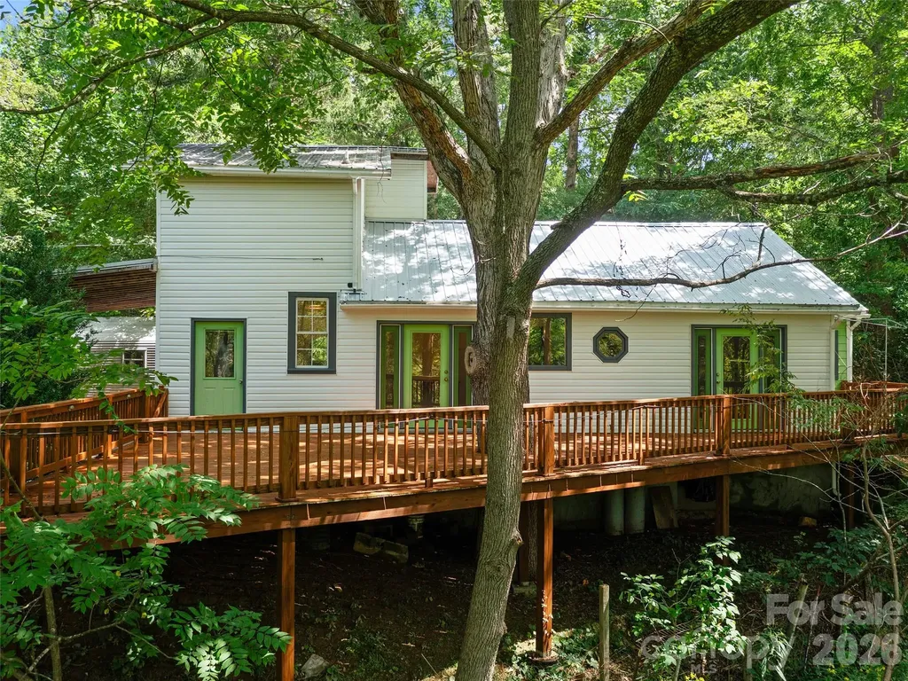 1896 State Hwy 80 S Burnsville NC 28714