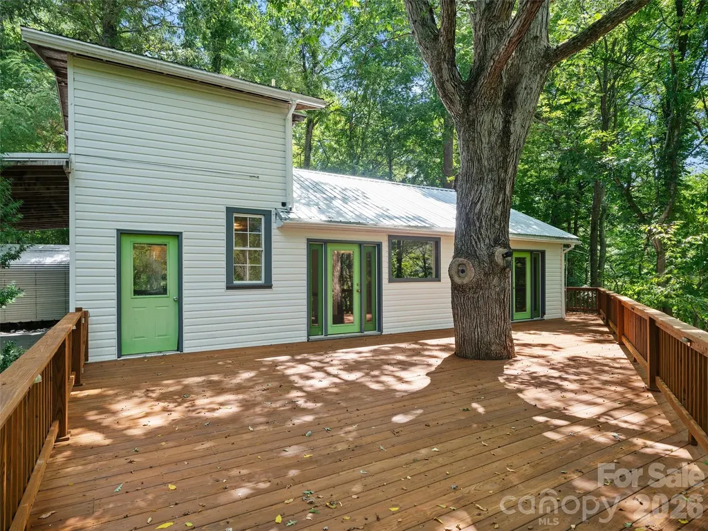 1896 State Hwy 80 S Burnsville NC 28714