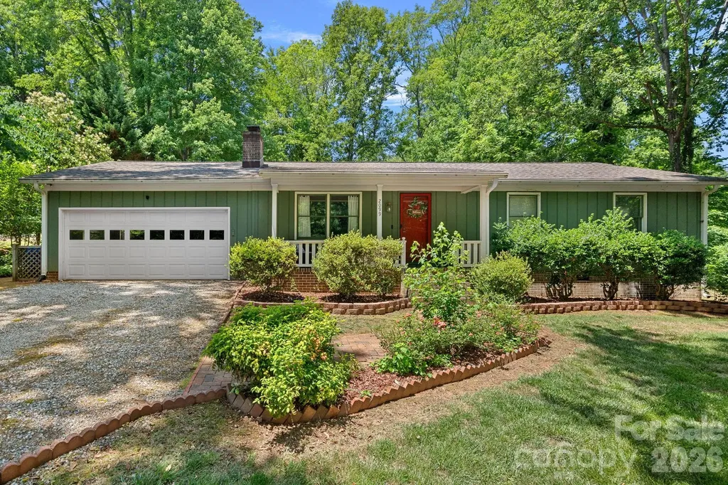 2099 Rock Springs Circle Denver NC 28037