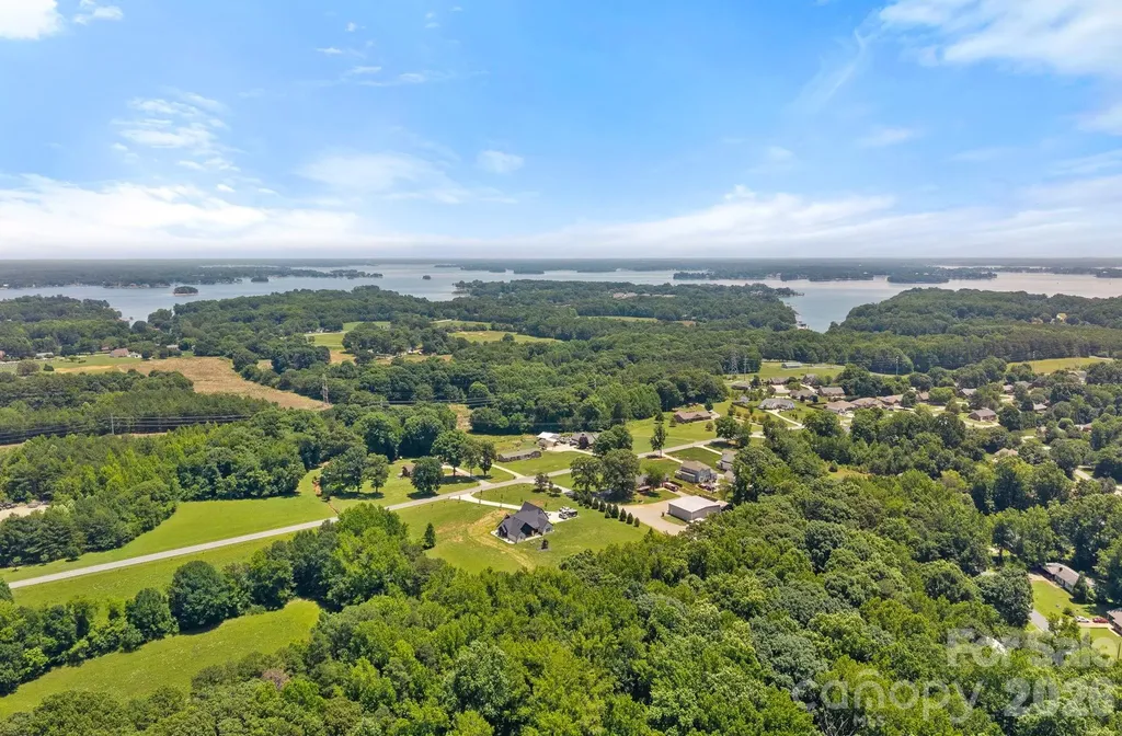 2099 Rock Springs Circle Denver NC 28037