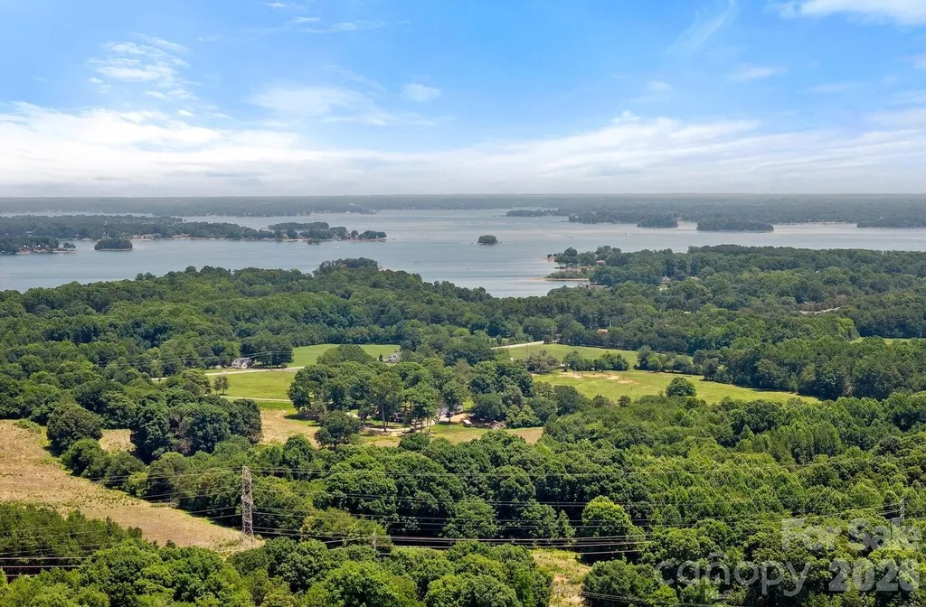 2099 Rock Springs Circle Denver NC 28037