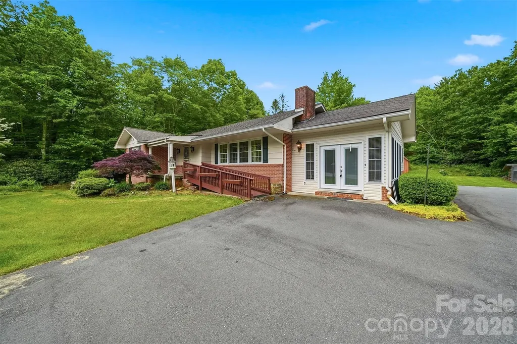 9121 Nc 181 Highway Newland NC 28657