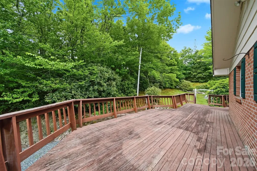 9121 Nc 181 Highway Newland NC 28657