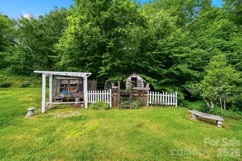 9121 Nc 181 Highway Newland NC 28657