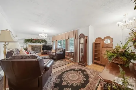 9121 Nc 181 Highway Newland NC 28657