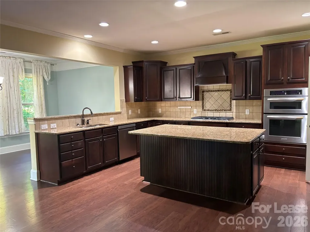 8811 Tamarron Drive Charlotte NC 28277