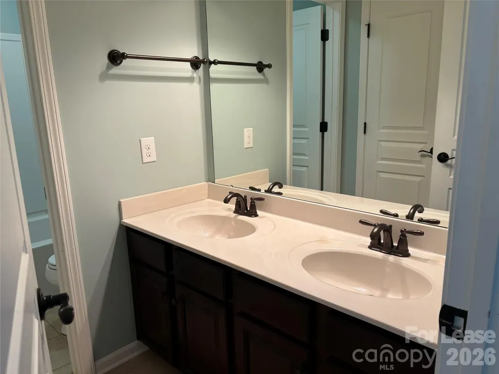 8811 Tamarron Drive Charlotte NC 28277
