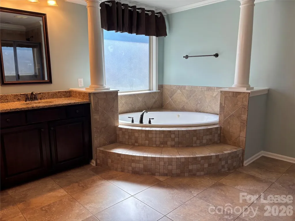 8811 Tamarron Drive Charlotte NC 28277