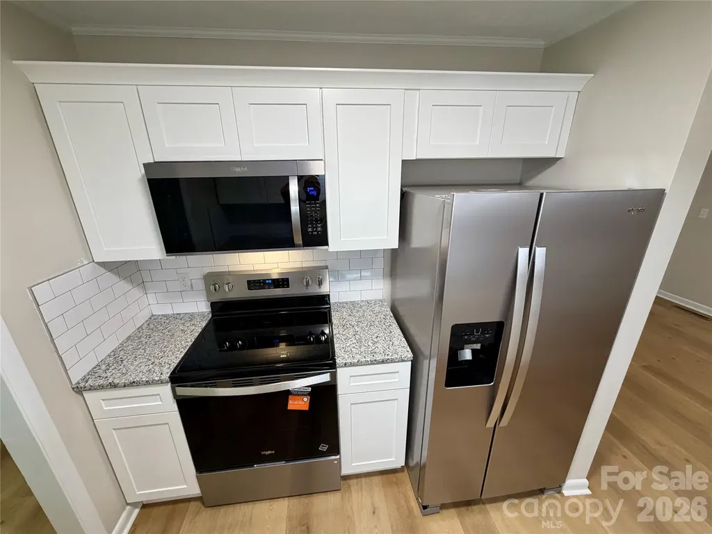 1880 Woodridge Circle Hickory NC 28602