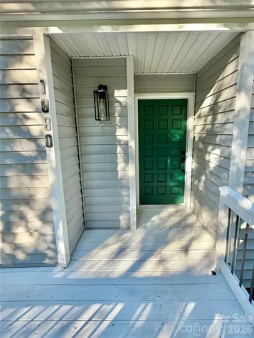 1880 Woodridge Circle Hickory NC 28602