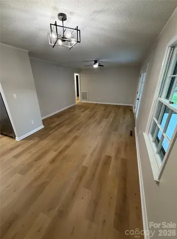 1880 Woodridge Circle Hickory NC 28602