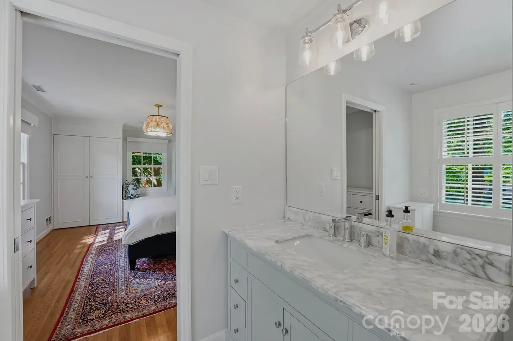 3901 Severn Avenue Charlotte NC 28210