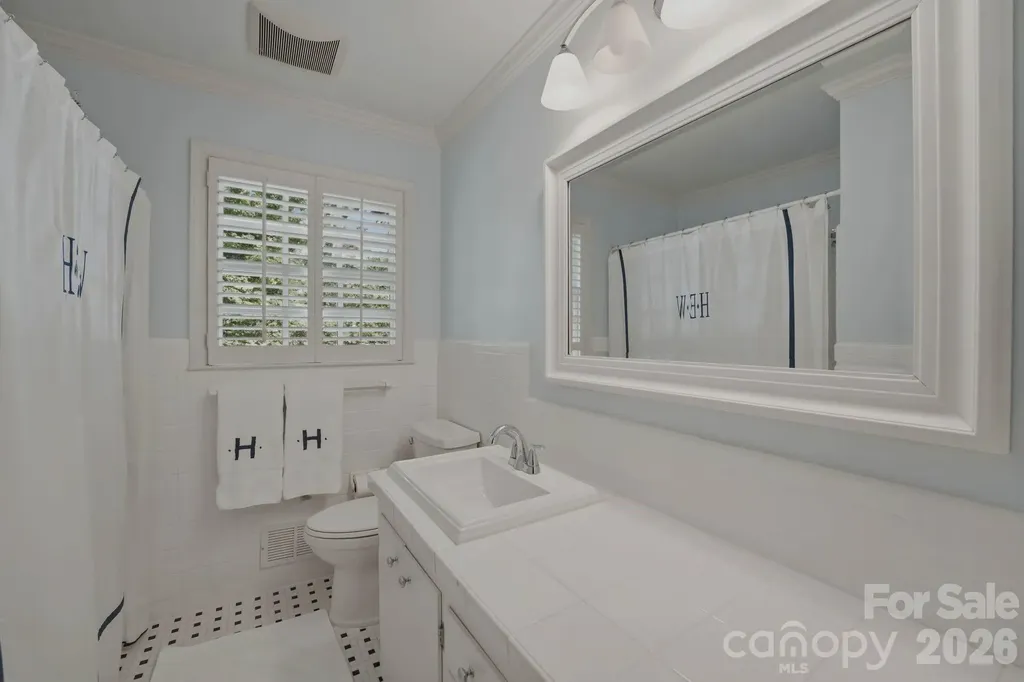 3901 Severn Avenue Charlotte NC 28210