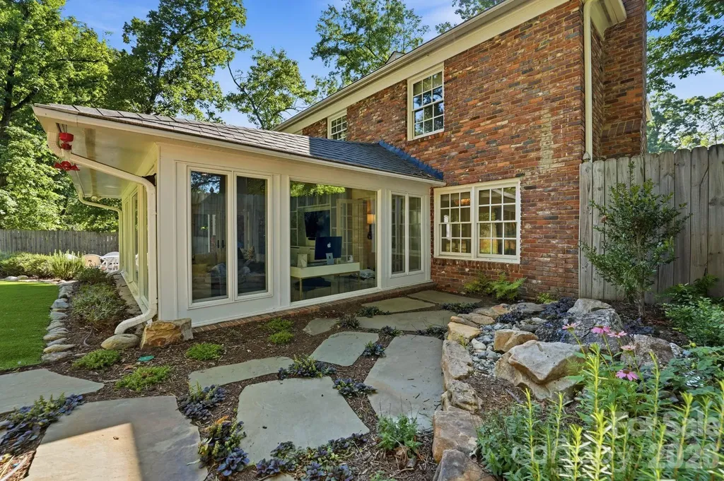 3901 Severn Avenue Charlotte NC 28210