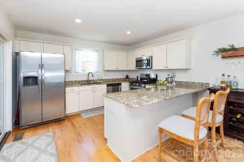 32 Greenwood Fields Drive Asheville NC 28804