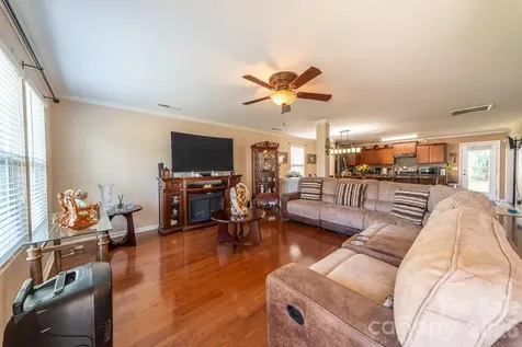 908 Sherman Street Gastonia NC 28052