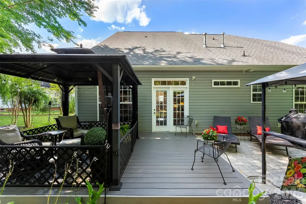 6008 River Garden Court Lowell NC 28098