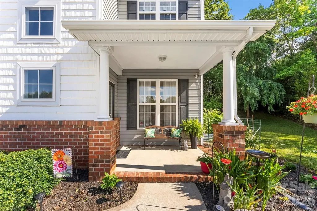 6008 River Garden Court Lowell NC 28098
