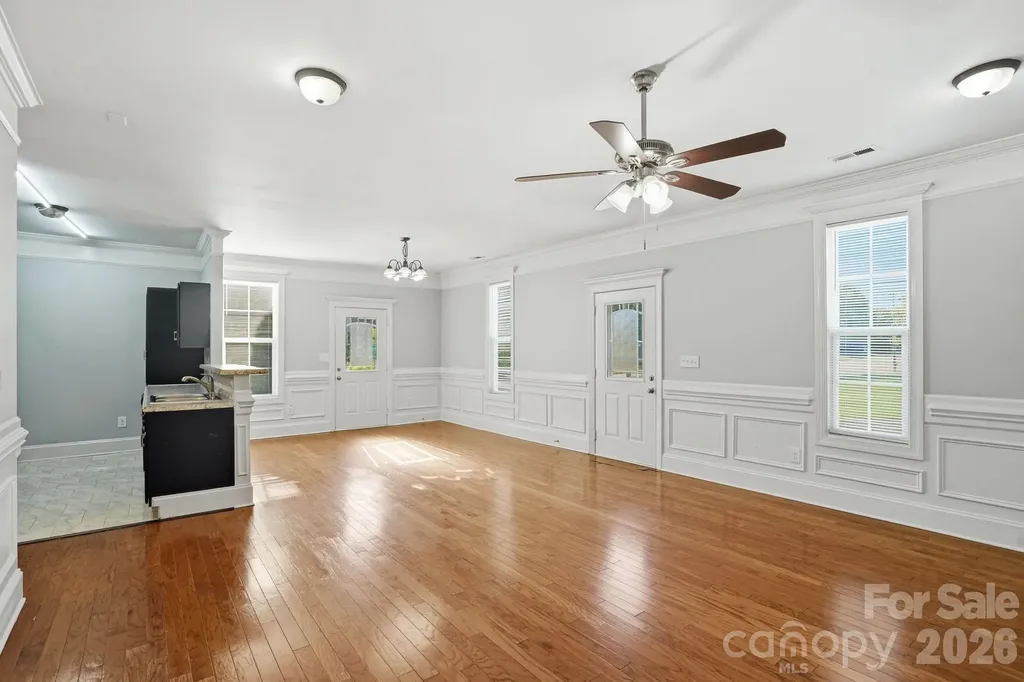411 W Sullivan Street Gastonia NC 28052